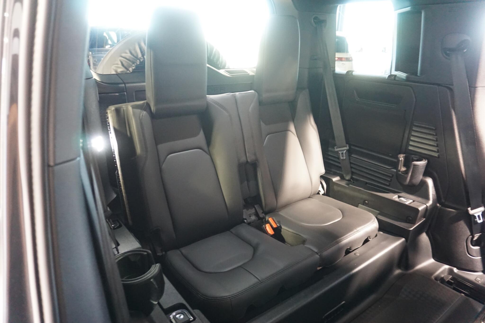 Land Rover Defender 110 3.0 D350 MHEV X-Dynamic HSE SUV 5dr Diesel Auto 4WD Euro 6 (s/s) (350 ps)